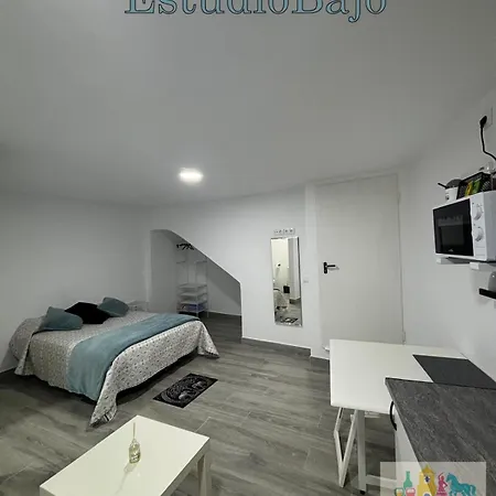 Estudios I Jerez 아파트 *